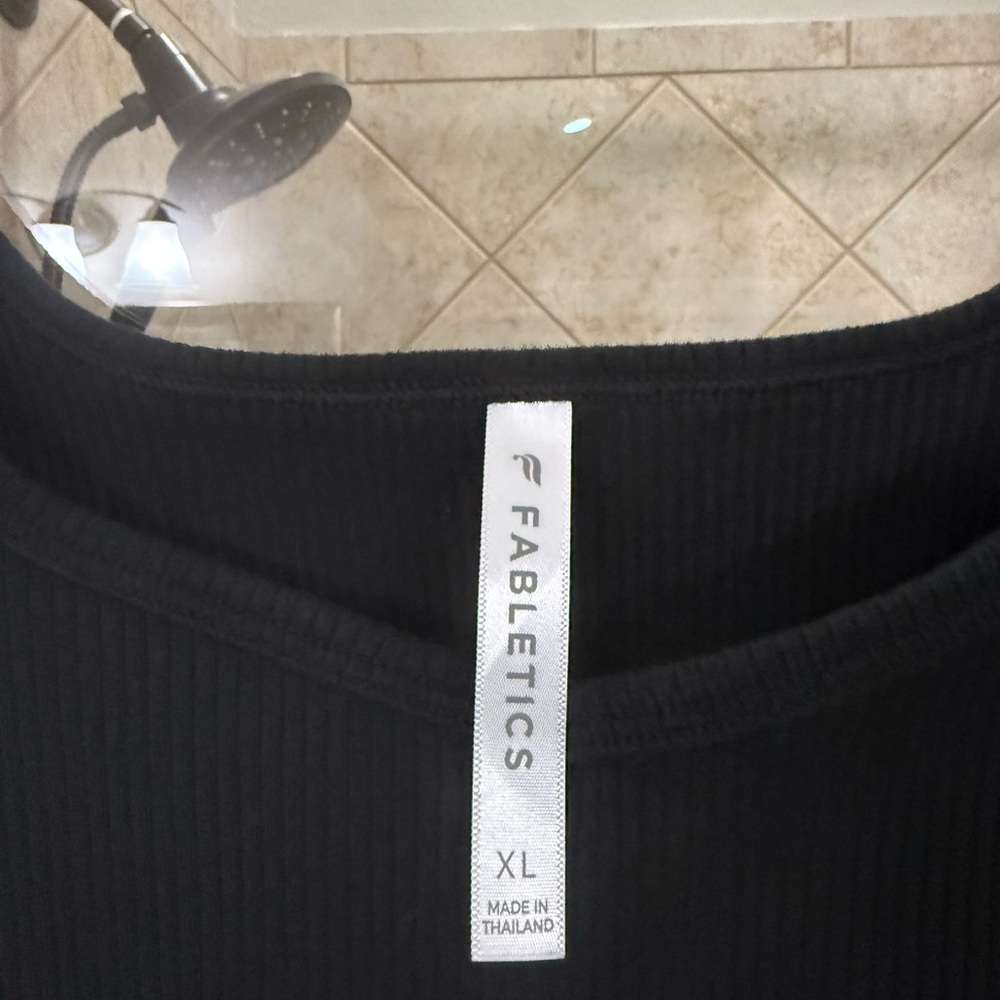 Fabletics Black Ribbed Top - Picture 4 of 4